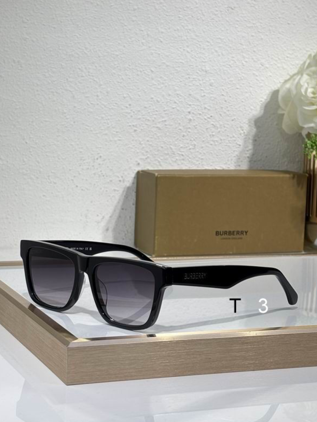 Burbry Glasses - Black Square Flat-Top Sunglasses Gradient Gray Lens