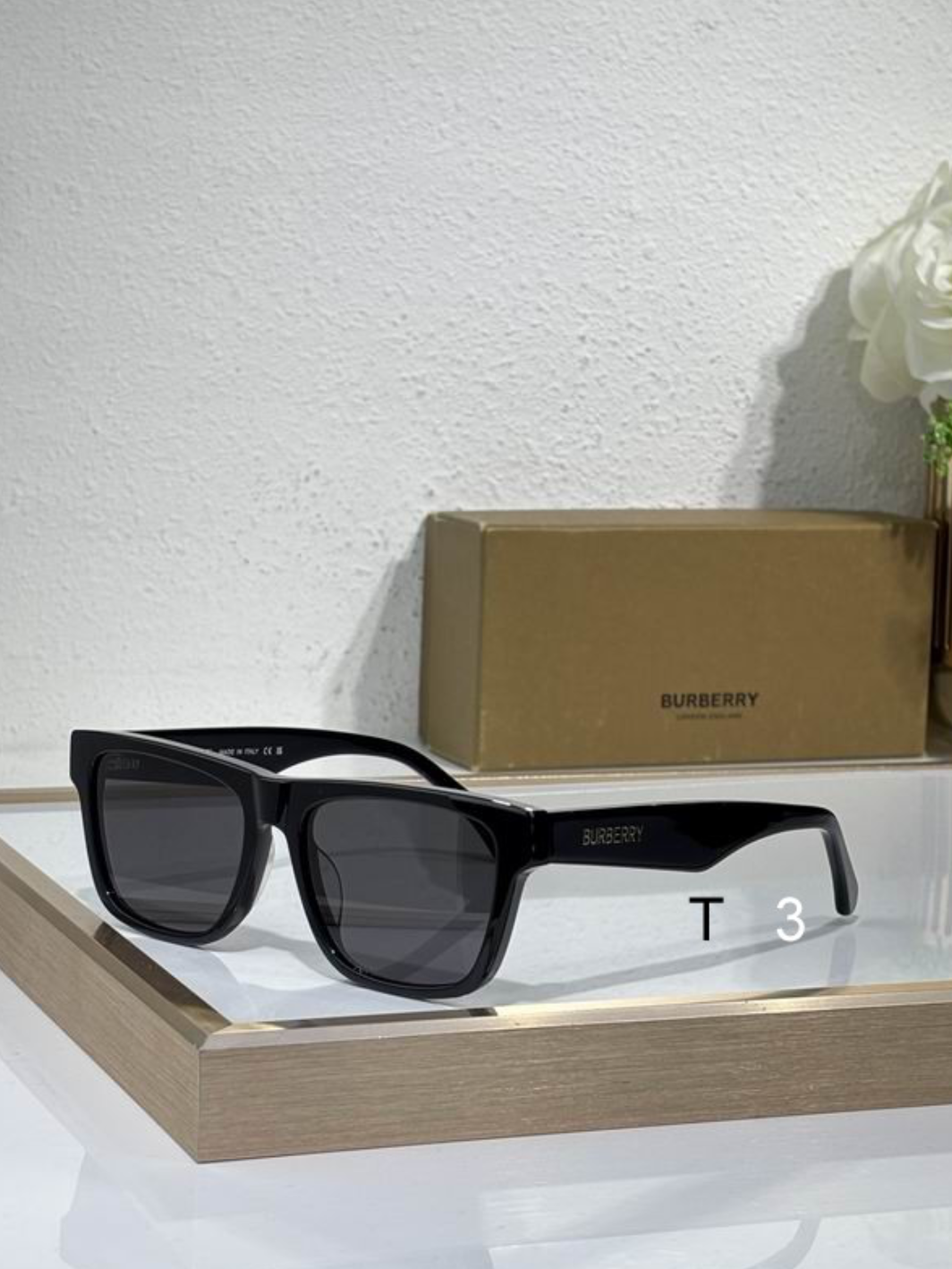 Burbry Glasses - Black Square Flat-Top Sunglasses Dark Lens
