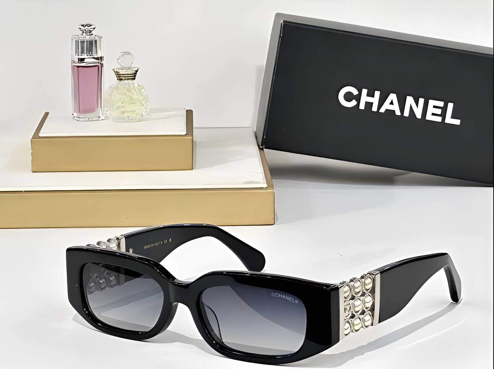 Chnel Glass - Black Rectangle Silver Crystal Dark
