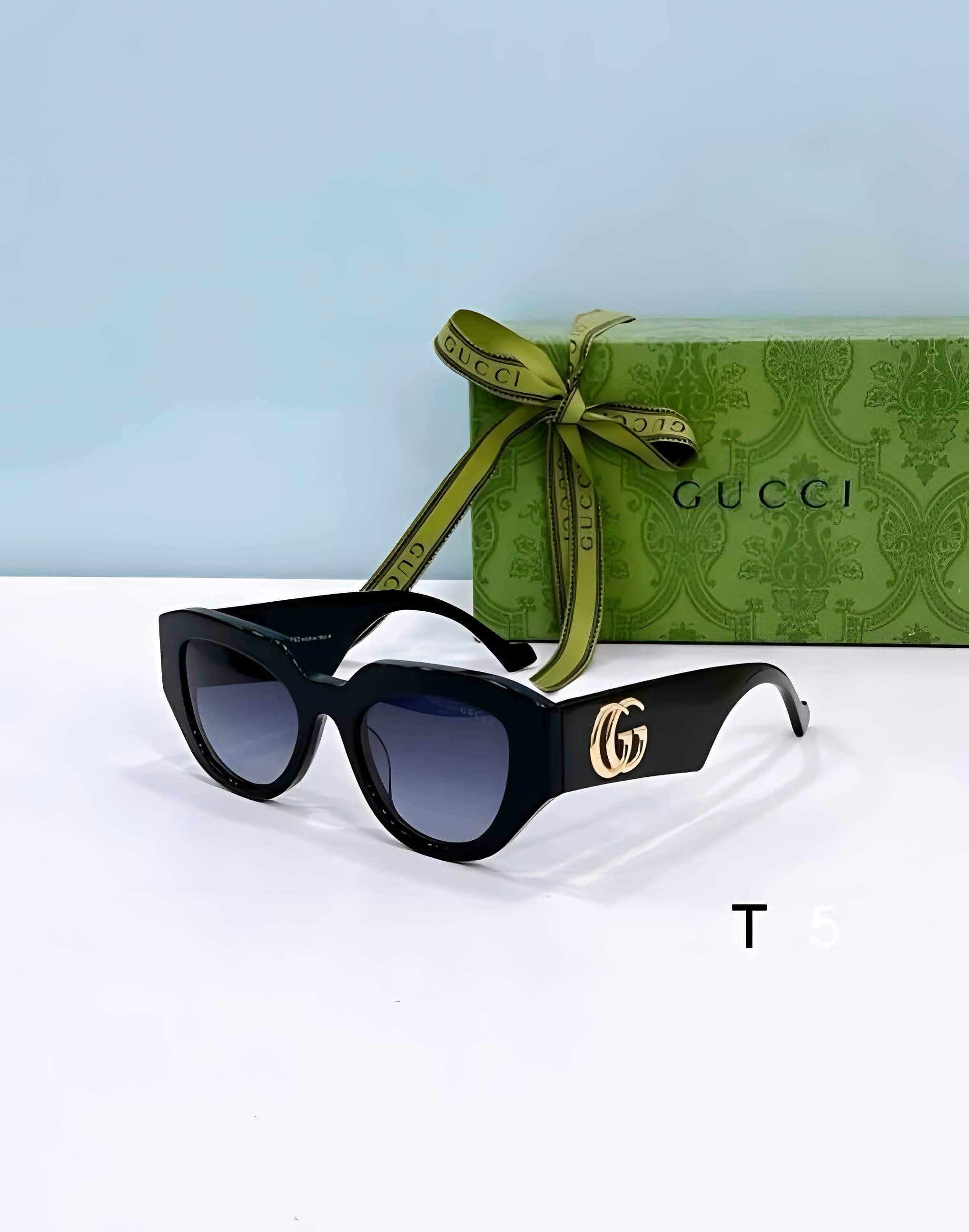 Gci Glasses - Black Chunky Cat-Eye Blue Gradient GG