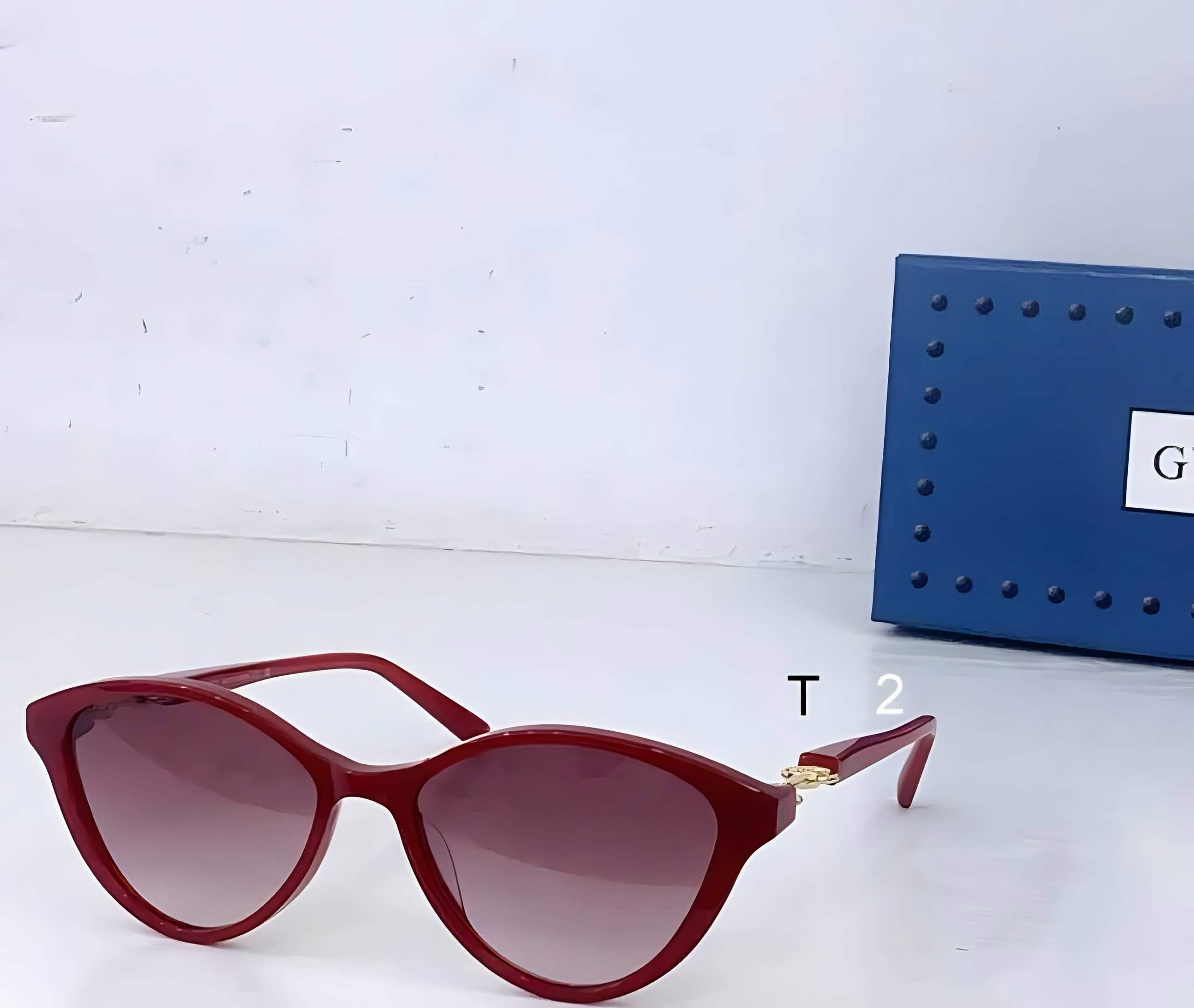 Gci Glasses - Red Cat-Eye Gradient