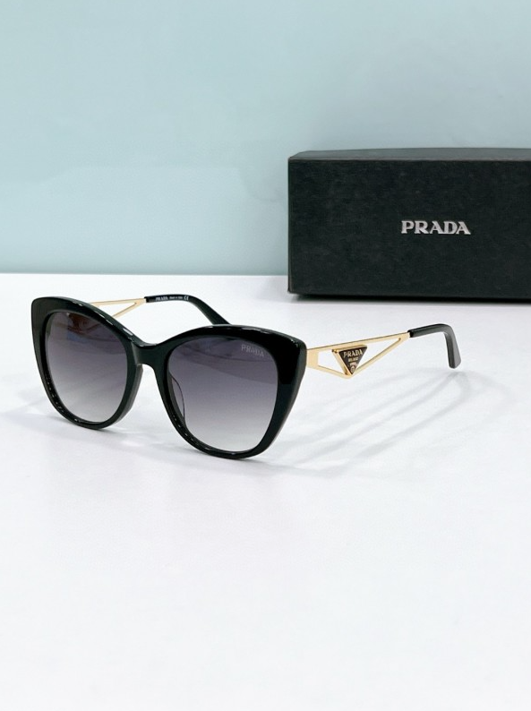 Prda Glasses - Black Cat-Eye Gold Triangle Gray Lenses