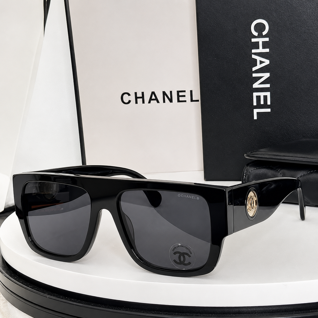 Chnel Glass - Black Flat Top Shield Gold CC